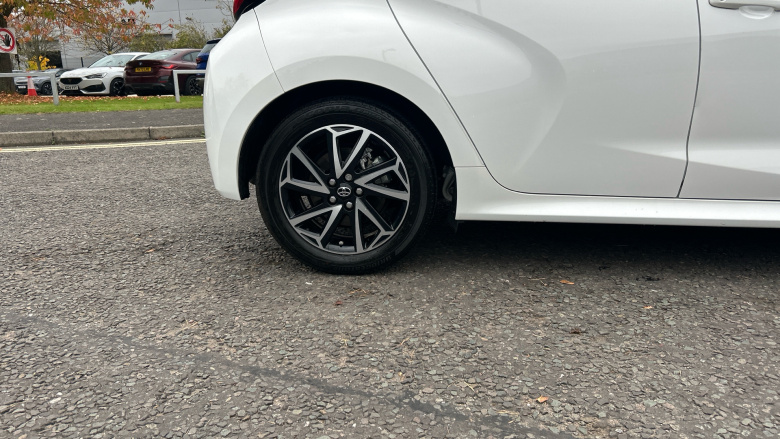 Toyota Yaris 1.5 Hybrid Design 5dr CVT Hybrid Hatchback